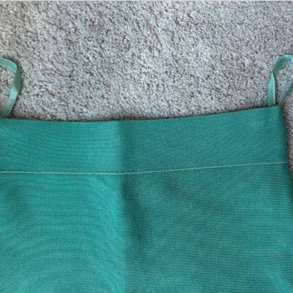 New with Tags BCBGMAXAZRIA Simone Green Bandage Skirt Size Small - Picture 3 of 5